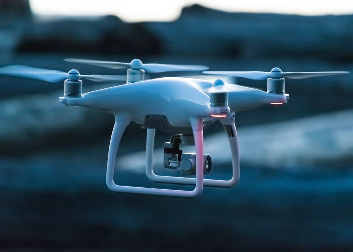 Drone au crépuscule